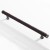 Uchwyt meblowy Amaga z ciemnobrązową plecionką ze skóry na białym tle