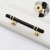 Uchwyt meblowy Pina – elegancki T-Bar z dekoracyjnymi wspornikami w zestawieniu czerni ze złotem lub chromem, dostępny jako gałka i w rozmiarach 96 / 128 / 160 mm, idealny do szaf, komód i drzwi przesuwnych – sklep euchwyty.pl
