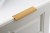 Uchwyt meblowy Isabel – krawędziowy aluminiowy uchwyt na górną krawędź frontu w kolorach czarny i szampański złoty, rozmiary 64–960 mm, sklep euchwyty.pl