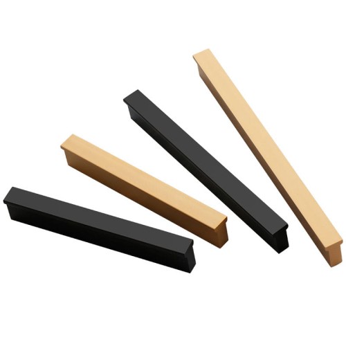 Möbelgriff Jimba – rechteckiger linearer Aluminiumgriff in Schwarz, gebürstetem Gold und Champagnergold. Lochabstände: Einzelbohrung, 96, 128, 192, 320, 576 und 768 mm – egriffe.at