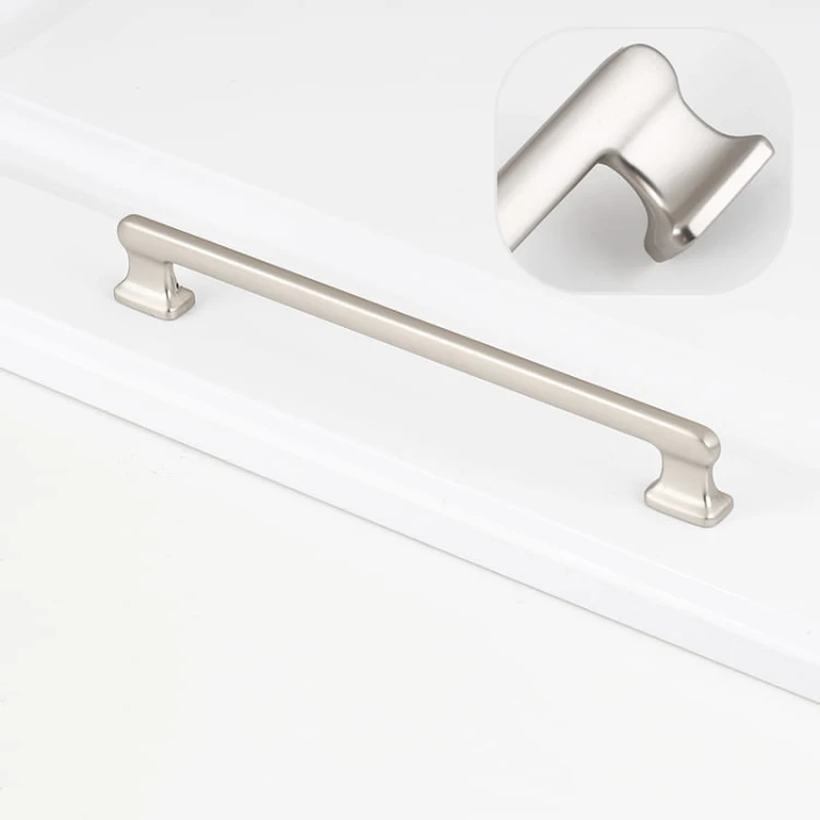 Länglicher Maceo-Möbelgriff aus gebürstetem Nickel mit 192 mm Lochabstand