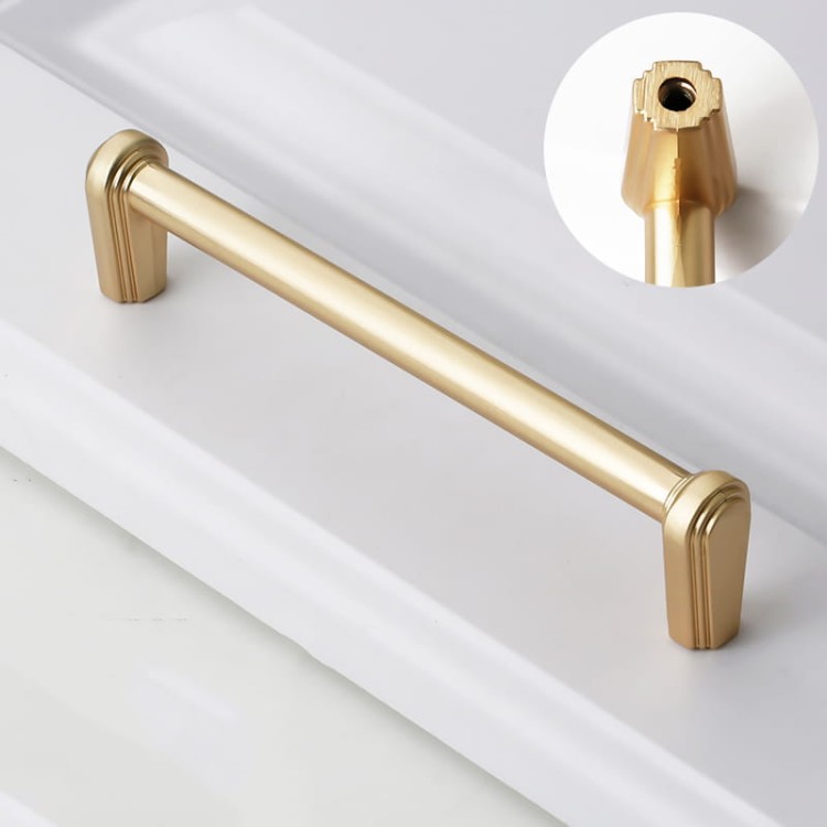 Möbelgriff Arriba – länglicher Aufsatzgriff für Schränke und Schubladen in Schwarz, gebürstetem Gold, gebürstetem Nickel und Perlgrau. Moderner Griff für Küchenmöbel, erhältlich im Shop egriffe.at.