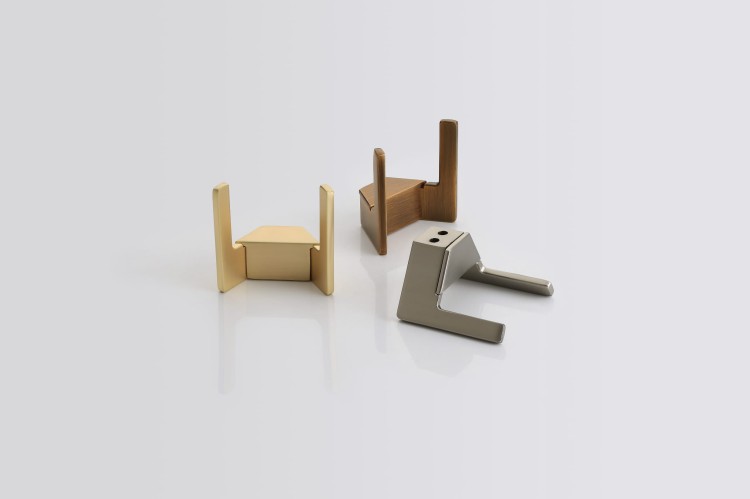 Wandhaken Martin – moderner doppelter Wandhaken für Bad und Flur, Aluminiumhaken in Schwarz, Mattbraun, gebürstetem Nickel, Perlgrau, gebürstetem Gold und ORB, erhältlich im Shop egriffe.at