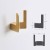 Wandhaken Martin – moderner doppelter Wandhaken für Bad und Flur, Aluminiumhaken in Schwarz, Mattbraun, gebürstetem Nickel, Perlgrau, gebürstetem Gold und ORB, erhältlich im Shop egriffe.at