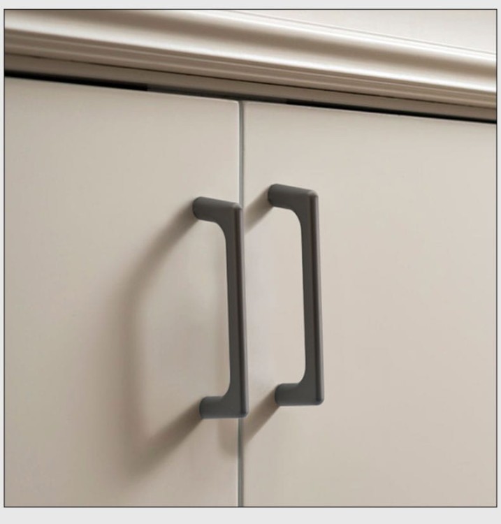 Möbelgriff Loma – schlichter Griff und runder Knopf in gebürstetem Nickel, Perlgrau und gebürstetem Gold für Schränke und Schubladen, erhältlich im Shop egriffe.at