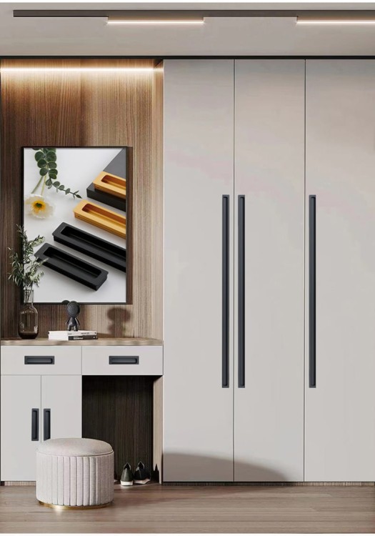 Möbelgriff Olivos – länglicher eingelassener Griff für Schränke und Schubladen in Gold und Schwarz, erhältlich im Shop egriffe.at