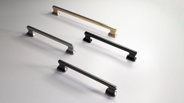 Möbelgriff Maceo – moderner und klassischer Aufsatzgriff für Schränke und Schubladen in gebürstetem Gold, gebürstetem Nickel, Perlgrau und Schwarz. Größen 96, 128, 160 und 192 mm – egriffe.at.