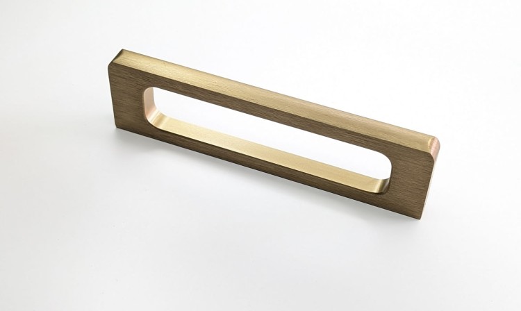 Uchwyt meblowy Barra – nowoczesny, ażurowy uchwyt w kolorach złoty kawowy szczotkowany, szary i czarny, w rozmiarach 96/128/160 mm, do mebli kuchennych, łazienkowych, szaf i komód – sklep euchwyty.pl.