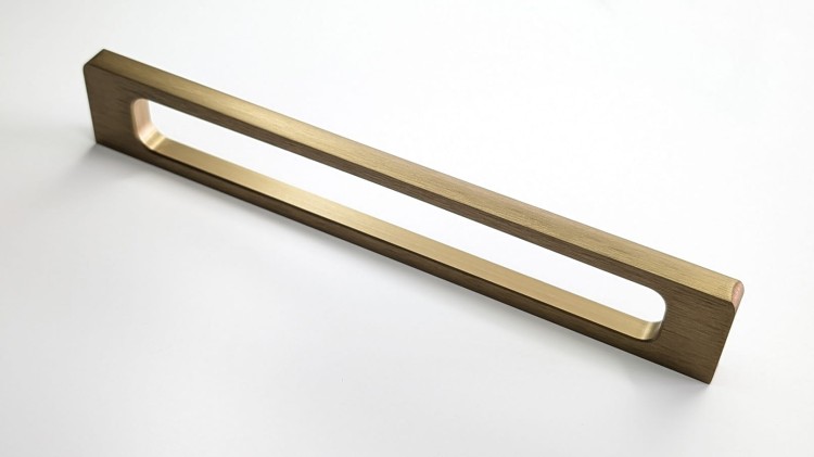 Uchwyt meblowy Barra – nowoczesny, ażurowy uchwyt w kolorach złoty kawowy szczotkowany, szary i czarny, w rozmiarach 96/128/160 mm, do mebli kuchennych, łazienkowych, szaf i komód – sklep euchwyty.pl.