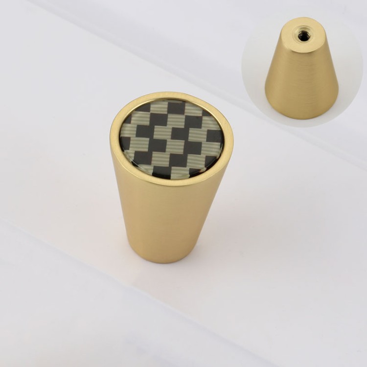 Uchwyt meblowy Luiza z modnym dekorem w stylu zielonego lastryko (terrazzo)