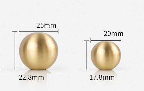 Schemat techniczny pokazujący dokładne wymiary i porównanie wielkości gałki Costa o średnicy 20 mm oraz 25 mm