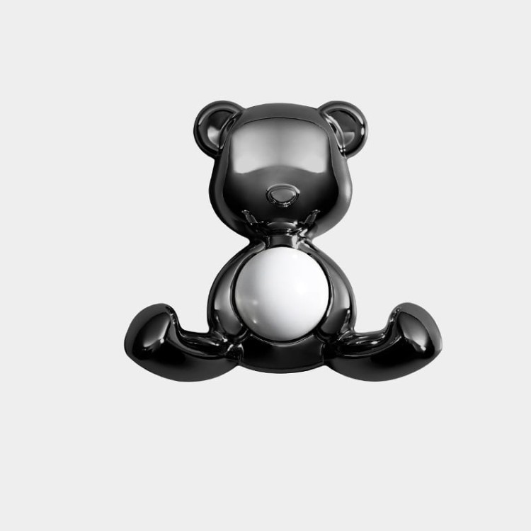 Wandhaken Teddy in Bärenform – verspielter Akzent für Kinderzimmer und moderne Interieurs. Ideal für Kleidung, Rucksäcke und Handtücher. Farben: Schwarz mit weißem Akzent und Perlgrau.