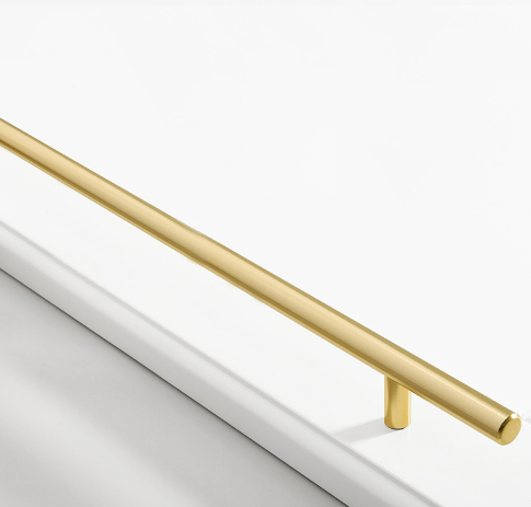 Möbelgriff Alma – schlichter zylindrischer T-Bar-Griff in Gold, Champagnergold oder Schwarz, passend für moderne und klassische Interieurs. Viele Größen für Kommoden, Schränke, Garderoben und Badmöbel.