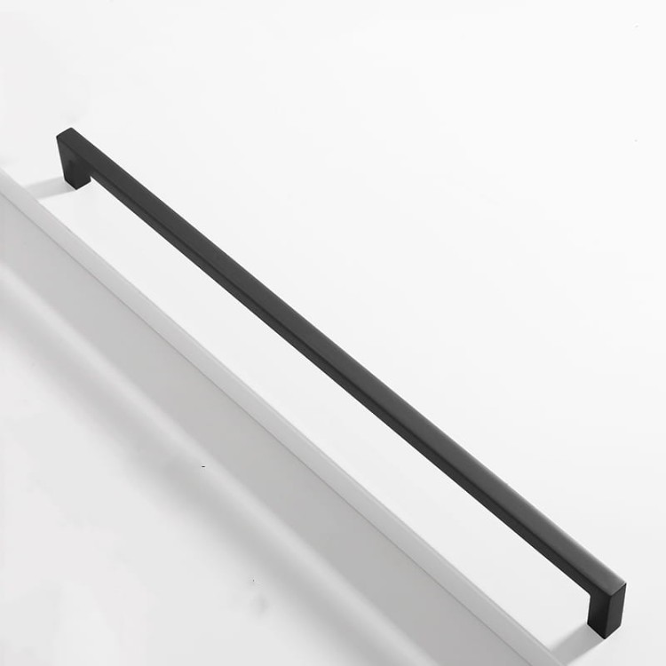 Długi czarny matowy uchwyt meblowy Tinaja, rozstaw 320 mm do szerokich frontów