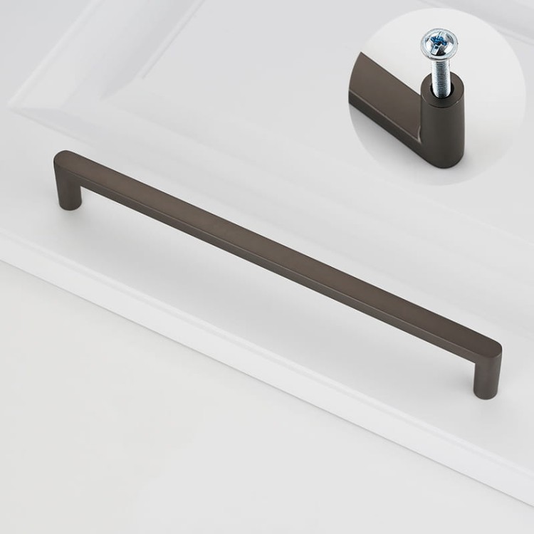 Uchwyt meblowy Vega – nowoczesny, minimalistyczny uchwyt w kolorach: czarnym, złotym szczotkowanym, nikiel szczotkowany i szary perłowy, w rozmiarach 128–256 mm, idealny do kuchni, komód, szaf, garderoby i łazienki.